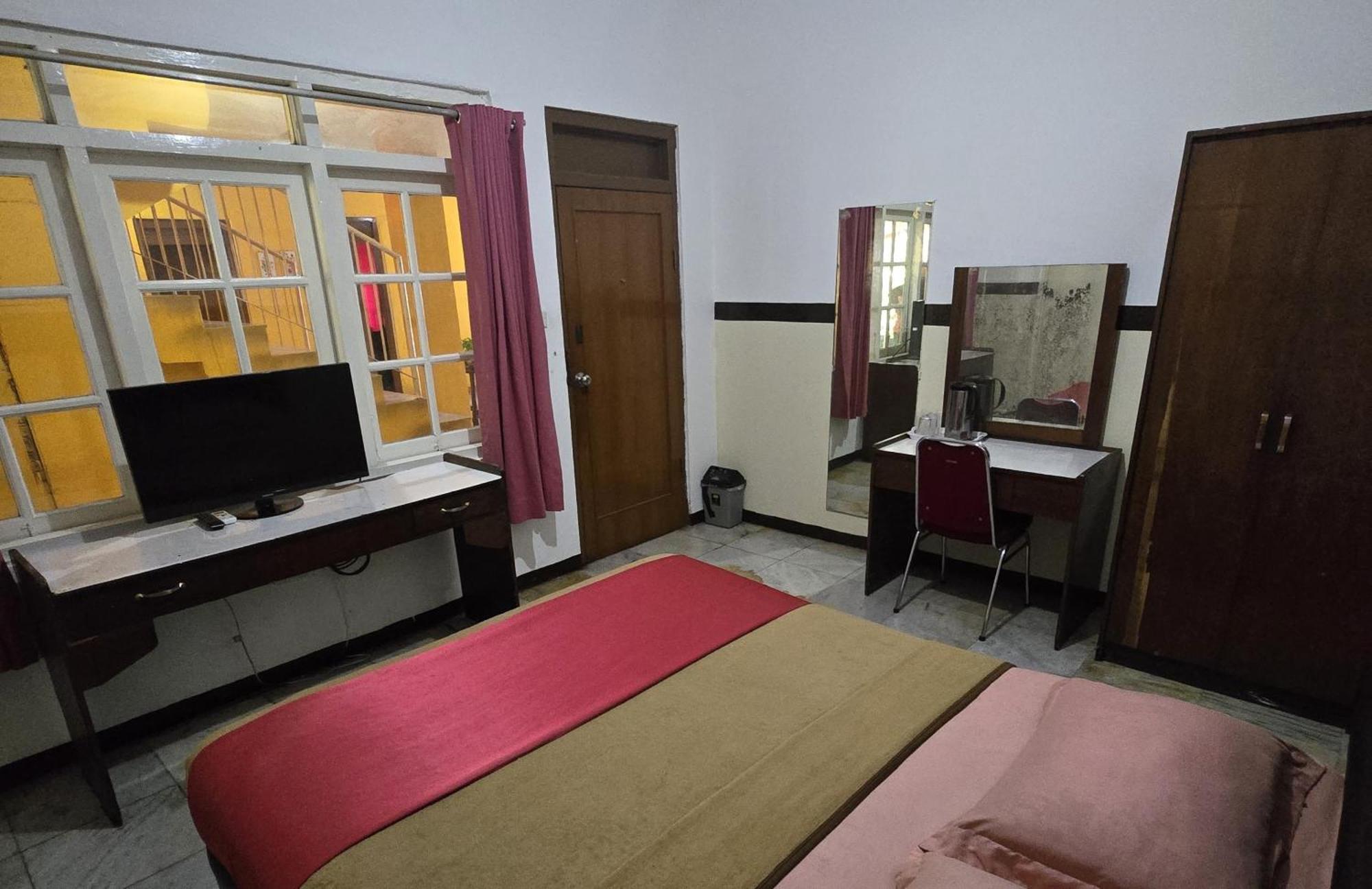 Hotel Tugu Asri Джакарта Екстериор снимка