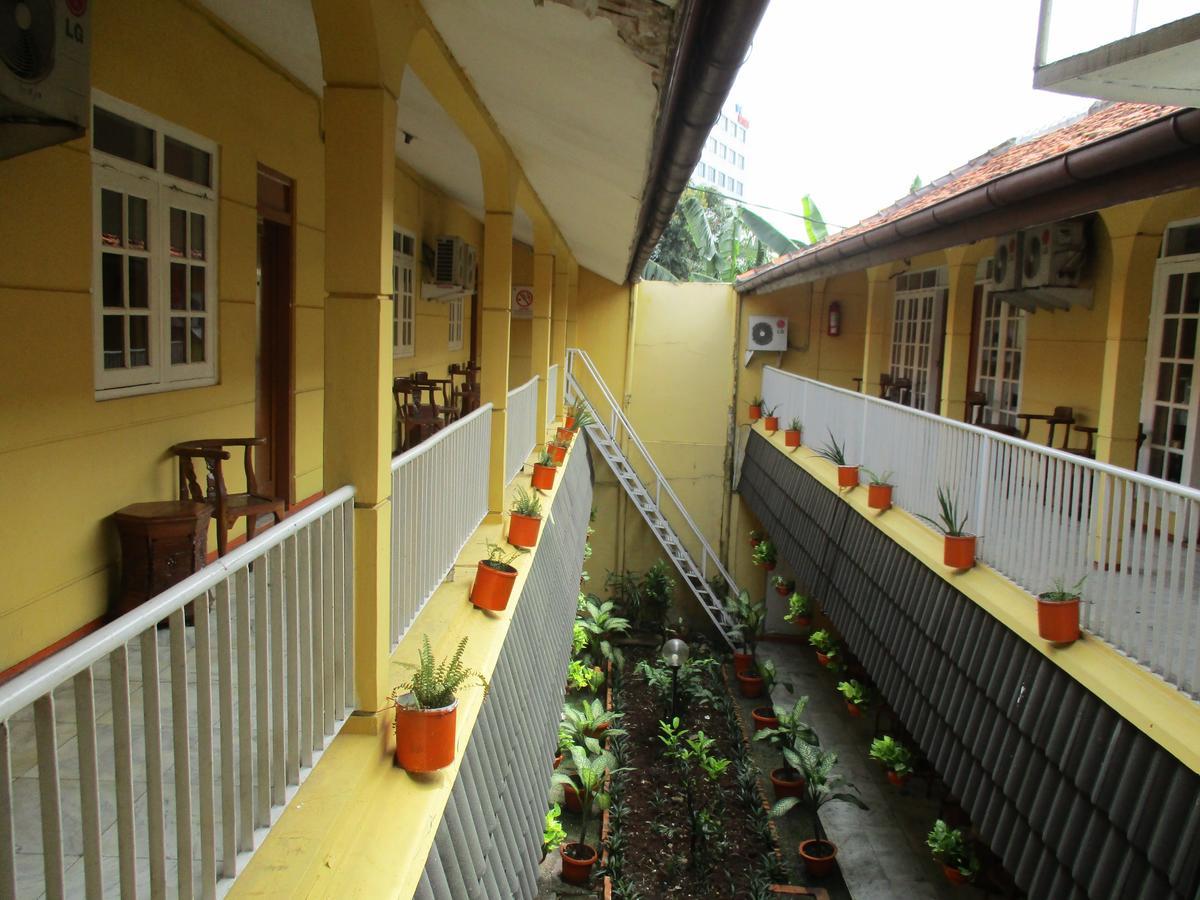 Hotel Tugu Asri Джакарта Екстериор снимка