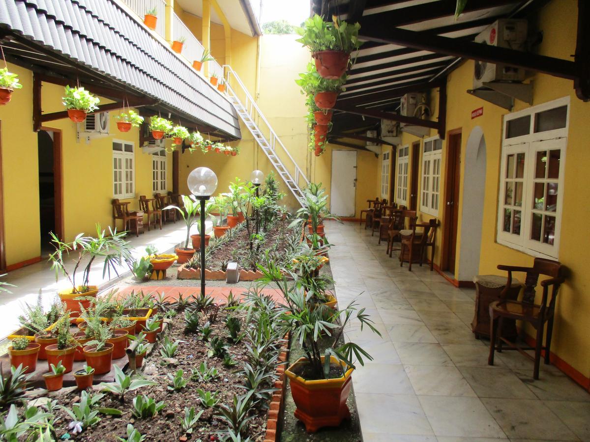 Hotel Tugu Asri Джакарта Екстериор снимка